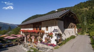 Auberge De Bionnassay - La façade du restaurant