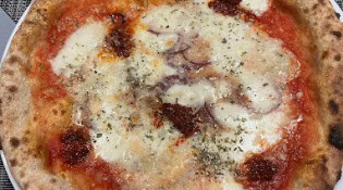 Le Spot Mont Blanc - Une pizza