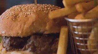 Le Salto - Un burger, frites 