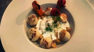 Le Must - Une poêlée de saint aux légumes oubliés et sauce au lard