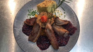 Le Must - Un magret de canard français sauce myrtille 