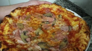 Pizzeria des Moulins - Une pizza