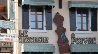 Le Moulin à Poivre - La façade du restaurant