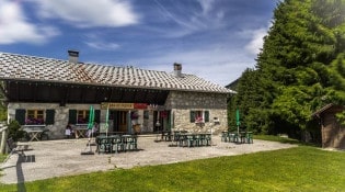 gautard  chez Nathalie et Jean-claude - La façade du restaurant