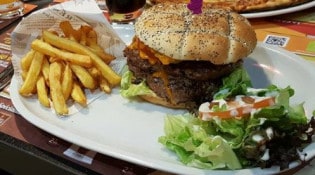 La Casa - Un burger et frites 