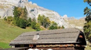 Le Refuge du Tornieux - La façade du restaurant