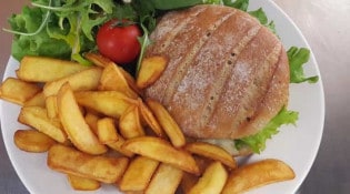 Le chalet des Bachais - un burger, frites