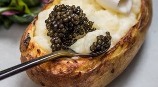 Astara - Patate Baeri au caviar et crème fraîche