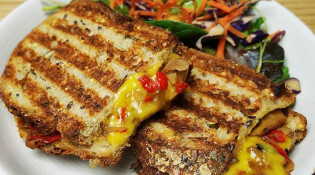 Cloud cakes - Vegan grilled cheese