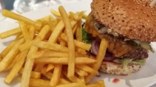 Pain d'Epices - Un burger, frites