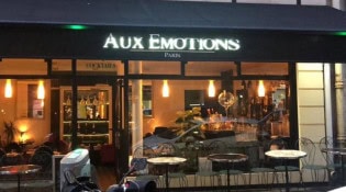 Aux Émotions - La façade