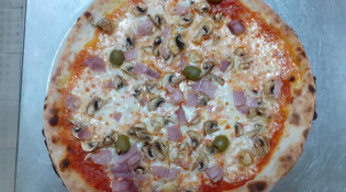 I Diavoletti Trattoria - Une pizza