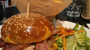 Le Saint Médard - Un burger