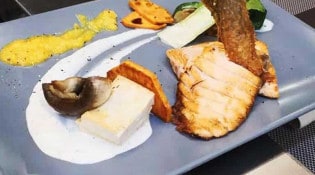 Taigasu - Saumon cuit avec les légumes grillés