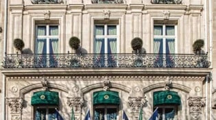 Le Clarence - La façade du restaurant 