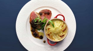 Les Commis - Filet de veau, jus à la truffe, gratin du vercors