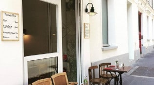 Vermillon - La façade du restaurant avec la terrasse