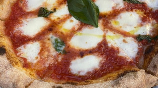 Le Petit Brady - Une pizza à base de tomate