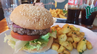 Factory 56 - Un burger, frites