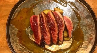 La Favela Chic -  Magret de canard à la sauce maracujà