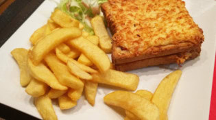 La Table de Bezout - Un croque monsieur, frites