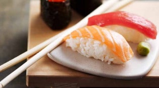 Coté Sushi - Une assiette de sushi