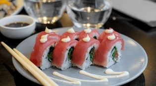 Ponzu - Restaurant - Sushi