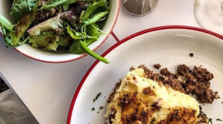 Bouillon Pigalle - Hachis Parmentier avec salade