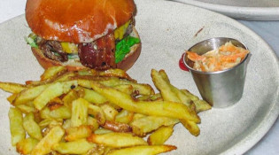 Coquin - Un burger, frites