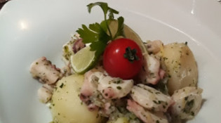 Le tablier rouge - Un plat
