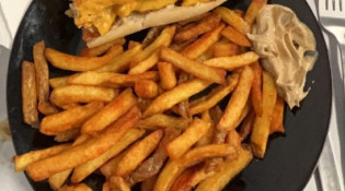 Food Korner - Un sandwich, frites