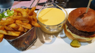 La Petite Adresse - Un burger