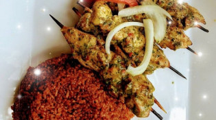 African Evasion - Des brochettes poulet riz rouge