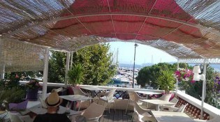 Doudoux -  la terrasse