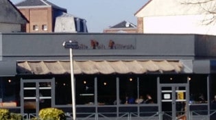 Nulle Part Ailleurs - La façade du restaurant