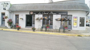 Le Cheval Blanc - La façade du restaurant