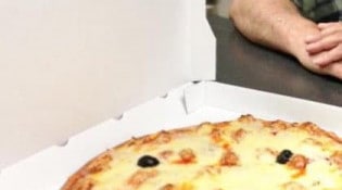 Pizzeria De La Madeleine - une pizza