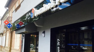 Domino's pizza - La façade du restaurant