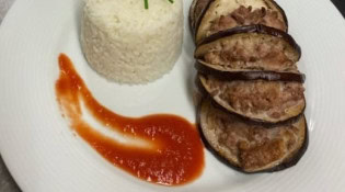 Le Rituel - Aubergines farcies accompagnées de riz