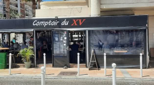 Comptoir du xv - La façade