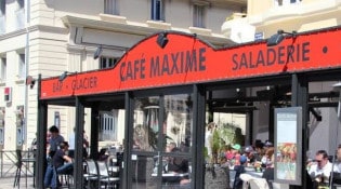 Café Maxime - La façade du restaurant 