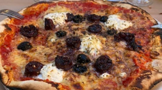 Henri - Une pizza