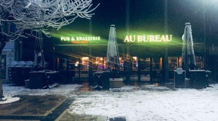 Au bureau - La façade du restaurant