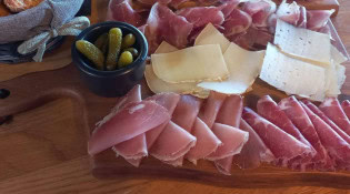 Le Badger - Une planche de charcuteries et de fromage