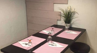 Yummy Pizza - La salle de restauration 