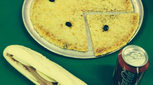La Pissalad'Hyères - Une pizza, un sandwich