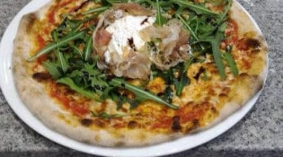 L'Ostriconi - Une pizza burrata