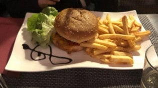 Le Tempo - Un burger, salade, frites