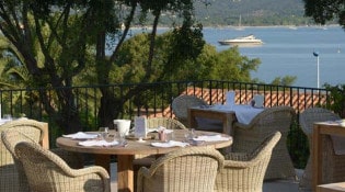 La bastide d'Antoine - Une autre vue de la terrasse