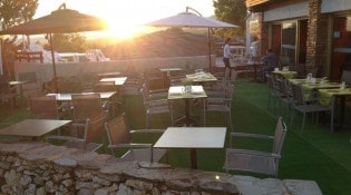 Taiina - La façade du restaurant avec la terrasse